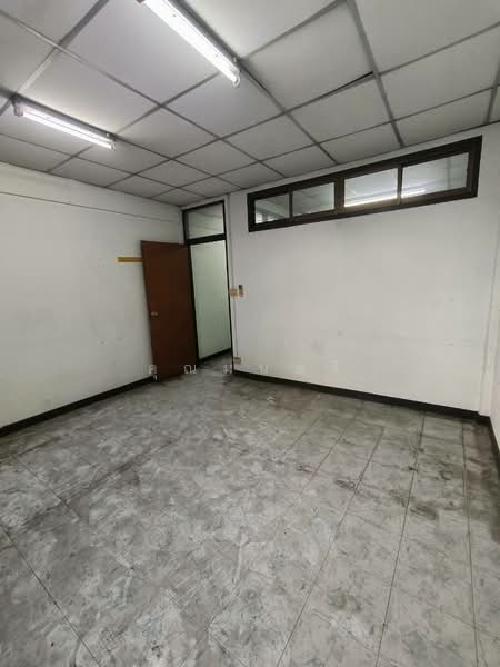 ขายอาคารพาณิชย์ 4 ชั้น ซอยกรุงเทพ-นนทบุรี 35 ทำเลดี ใกล้รถไฟฟ้าสถานีวงศ์สว่าง, Bangkok, Wong Sawang, Bang Sue, Bangkok, , 160 sqm, Shophouse For Sale, by คุณมนตรี, 500405167 - DDproperty.com