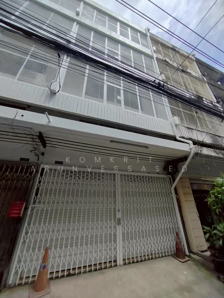 4-BR Townhouse, Bangkok, Samsen Nai, Phaya Thai, Bangkok, 4 Bedrooms, 445 sqm, Townhouse For Rent, by Komkrit Arunvessased, 500405187 - DDproperty.com