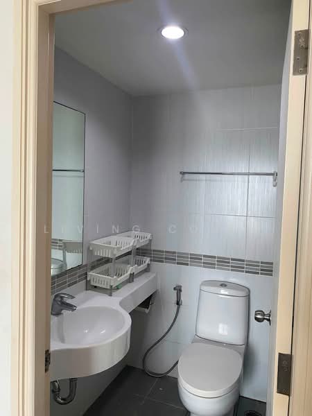 Lumpini Park Rama 9-Ratchada, Bangkok, 888 Chaturathit Road, Bang Kapi, Huai Khwang, Bangkok, 1 Bedroom, 37 sqm, Condo For Rent, by Living Condo, 500405199 - DDproperty.com