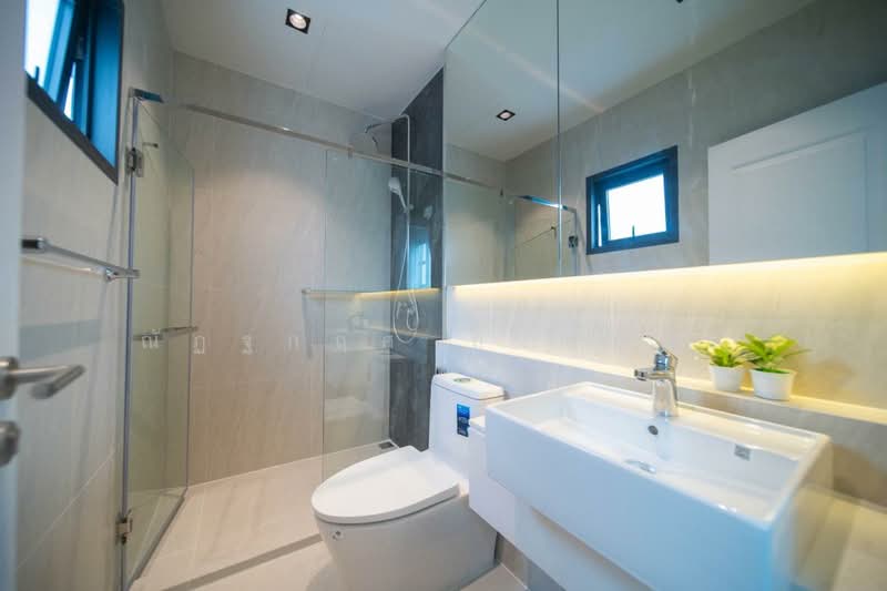 89 Residence Ratchada-Rama 9, Bangkok, Huai Khwang, Bangkok, 4 Bedrooms, 235 sqm, Single Detached House For Rent, by ณัฏฐกฤศ สิงหบุตร, 500405237 - DDproperty.com