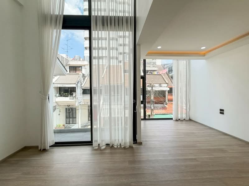4-BR Townhouse, Bangkok, Khlongtoei Nua, Watthana, Bangkok, 4 Bedrooms, 250 sqm, Townhouse For Sale, by Pasupit Ditbanjong, 500405239 - DDproperty.com