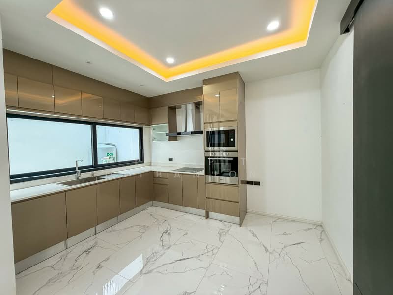 4-BR Townhouse, Bangkok, Khlongtoei Nua, Watthana, Bangkok, 4 Bedrooms, 250 sqm, Townhouse For Sale, by Pasupit Ditbanjong, 500405239 - DDproperty.com