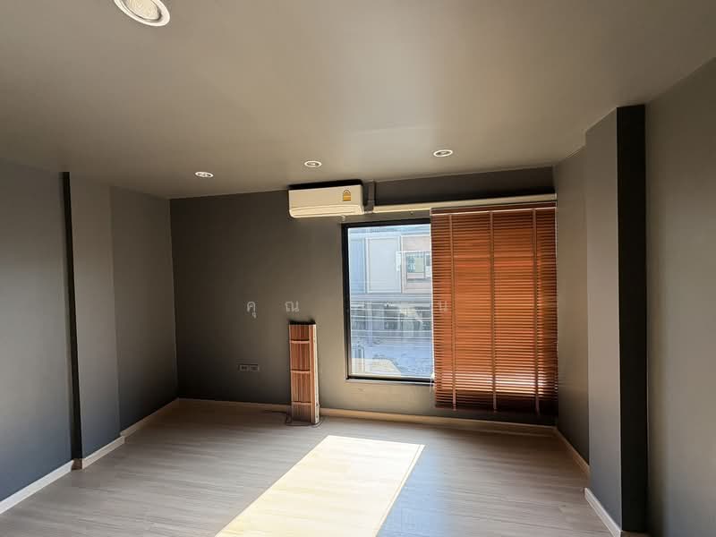ขาย/เช่าทาวน์โฮมออฟฟิศ 2 คูหา โครงการ Haus Clover แจ้งวัฒนะ - ราชพฤกษ์ 3 ชั้นครึ่ง บ้านแฝด, นนทบุรี, บางพลับ, ปากเกร็ด, นนทบุรี, 470 ตร.ม., ทาวน์เฮ้าส์ ให้เช่า, โดย คุณ แคน, 500405280 - DDproperty.com