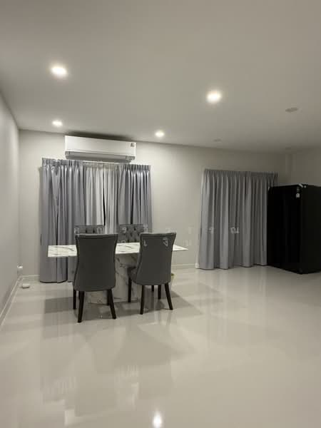 Centro Rama9-Krungthep Kreetha, Bangkok, Khlong Song Ton Nun, Lat Krabang, Bangkok, 4 Bedrooms, 252 sqm, Single Detached House For Rent, by คุณรวีวรรณ อู่เงิน, 500405313 - DDproperty.com