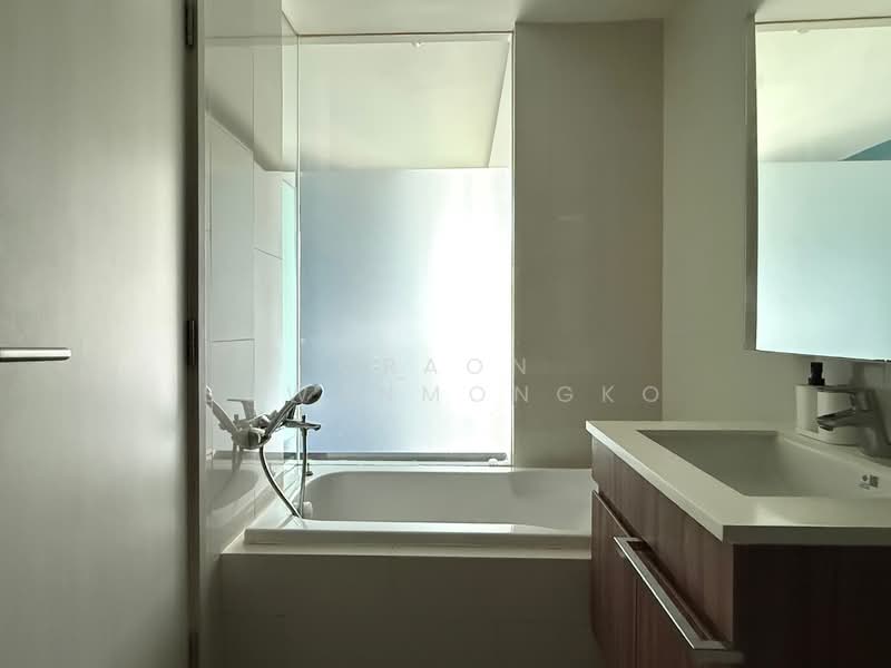 Via 31, Bangkok, Soi Sukhumvit 31, Khlong Tan Nua, Watthana, Bangkok, 1 Bedroom, 48 sqm, Condo For Rent, by Oraon Suwanmongko, 500405409 - DDproperty.com