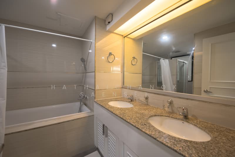 President Park Sukhumvit 24, Bangkok, 99 Sukhumvit 24 Alley, Khlongtoei Nua, Watthana, Bangkok, 3 Bedrooms, 265 sqm, Condo For Rent, by Hathaichanok Saenset, 500405553 - DDproperty.com