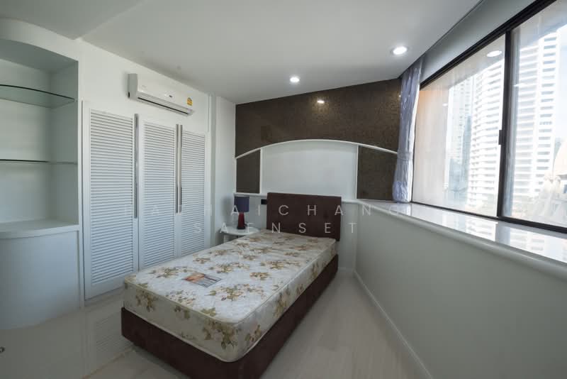President Park Sukhumvit 24, Bangkok, 99 Sukhumvit 24 Alley, Khlongtoei Nua, Watthana, Bangkok, 3 Bedrooms, 265 sqm, Condo For Rent, by Hathaichanok Saenset, 500405553 - DDproperty.com