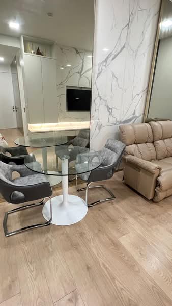 Noble BE19 Sukhumvit, Bangkok, 89 Sukhumvit 19 Alley, Khlong Tan Nua, Watthana, Bangkok, 2 Bedrooms, 61 sqm, Condo For Rent, by Banjarat Thanomchat, 500405618 - DDproperty.com