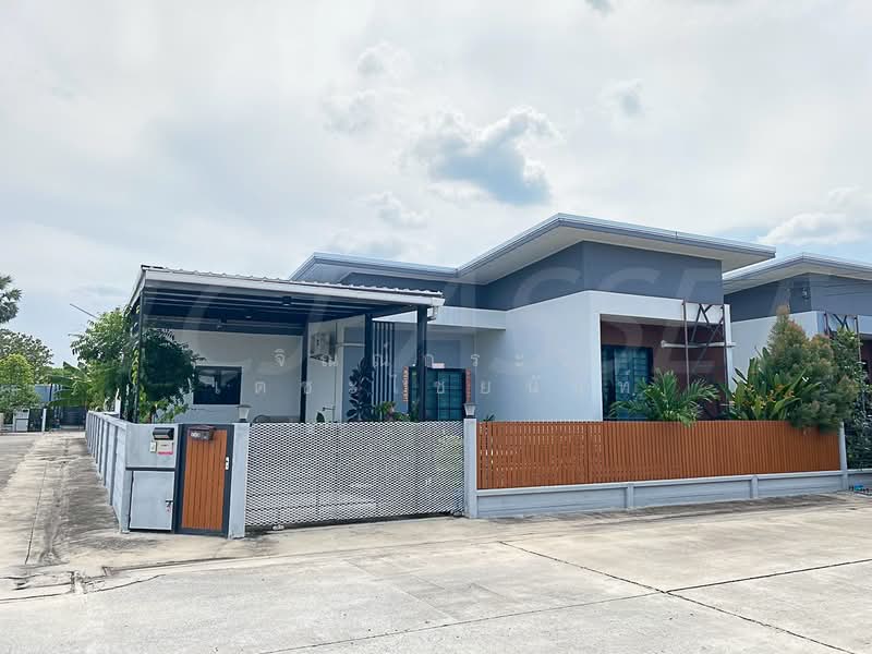 Rock Garden Suwannaphum phase 3, Samut Prakan, หลวงแพ่ง-ลาดกระบัง, Srisa Chorakhe Noi, Bang Sao Thong, Samut Prakan, 3 Bedrooms, 160 sqm, Single Detached House For Sale, by จิณณ์กระวี เตชะไชยนันท์, 500405632 - DDproperty.com