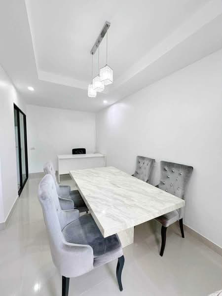 Pleno Sukhumvit-Bangna : ทาวน์โฮม พลีโน่ สุขุมวิท-บางนา, สมุทรปราการ, ถนนบัวนครินทร์, บางแก้ว, บางพลี, สมุทรปราการ, 110 ตร.ม., ทาวน์เฮ้าส์ ให้เช่า, โดย Khun Eve, 500405637 - DDproperty.com