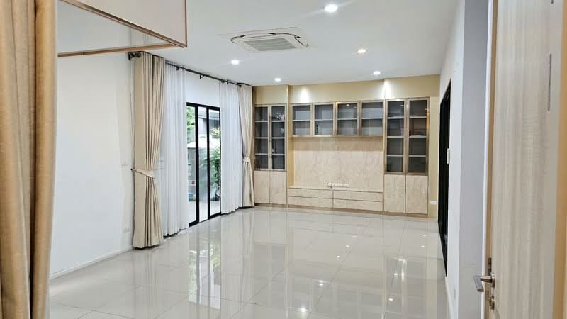 Noble Gable Watcharapol, Bangkok, Phoemsin Road, Khlong Tanon, Sai Mai, Bangkok, 3 Bedrooms, 225 sqm, Single Detached House For Rent, by ณัฏฐกฤศ สิงหบุตร, 500405703 - DDproperty.com