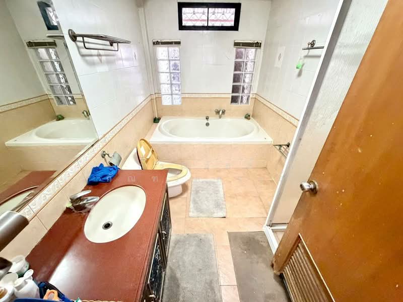 ขาย อาคารพาณิชย์ หมู่บ้านกฤษดานคร 10, Nonthaburi, Bang Rak Pattana, Bang Bua Thong, Nonthaburi, , 120 sqm, Shophouse For Sale, by กรณวัสส์ กัณฑวัสส์วงส์, 500405782 - DDproperty.com
