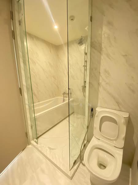 Fynn Asoke, Bangkok, 28 Sukhumvit 10 Alley, Khlong Toei, Bangkok, 1 Bedroom, 38 sqm, Condo For Rent, by Anya Atarchanai, 500405819 - DDproperty.com