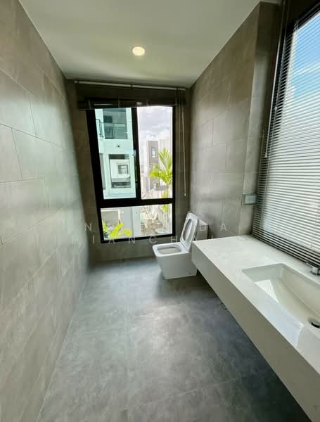 3-BR Villa, Bangkok, Lat Krabang, Bangkok, 3 Bedrooms, 250 sqm, Villa For Rent, by Aphisit Khotudon, 500405833 - DDproperty.com