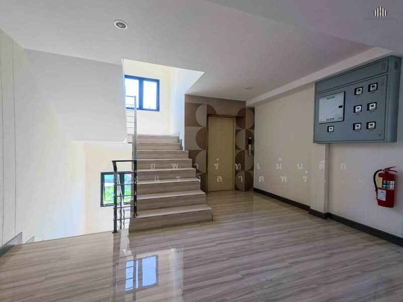 Opportunity! newly built apartment building in Ladprao 58/1, Bangkok, ลาดพร้าว, Wang Thonglang, Bangkok, 10+ Bedrooms, 1,142 sqm, Townhouse For Sale, by ขายตึกอพาร์ทเม้นตึกใหม่แข็งแรงลาดพร้าว 58/1 ขนาด 102 ตร.วา 5 ชั้น, 500405871 - DDproperty.com