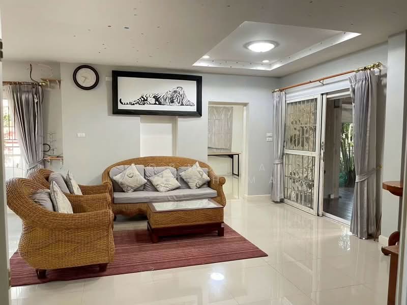 R1004 | 4-Bedroom Two-Storey Detached House for Rent (Gated Community), Louis Intersection, Chiang Mai, San Pu Loei, Doi Saket, Chiang Mai, 4 Bedrooms, 220 sqm, Single Detached House For Rent, by Aornjira Khatthima, 500405928 - DDproperty.com
