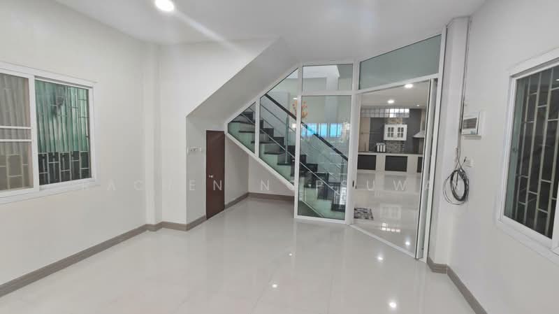 Two-story detached house in Hat Yai city, Chok Sanam Khun area. 43 sq.wa. 3 bedrooms. Special price:, Songkhla, Hat-Yai, Hat Yai, Songkhla, 3 Bedrooms, 80 sqm, Townhouse For Sale, by Rachen Nopsuwan, 500405984 - DDproperty.com