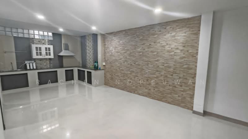 Two-story detached house in Hat Yai city, Chok Sanam Khun area. 43 sq.wa. 3 bedrooms. Special price:, Songkhla, Hat-Yai, Hat Yai, Songkhla, 3 Bedrooms, 80 sqm, Townhouse For Sale, by Rachen Nopsuwan, 500405984 - DDproperty.com