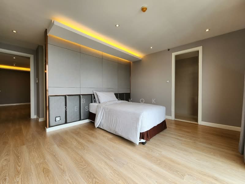 H Sukhumvit 43, Bangkok, 28 Sukhumvit 34 Road, Khlong Tan Nua, Watthana, Bangkok, 4 Bedrooms, 238 sqm, Condo For Sale, by Bangkok Residential, 500405995 - DDproperty.com