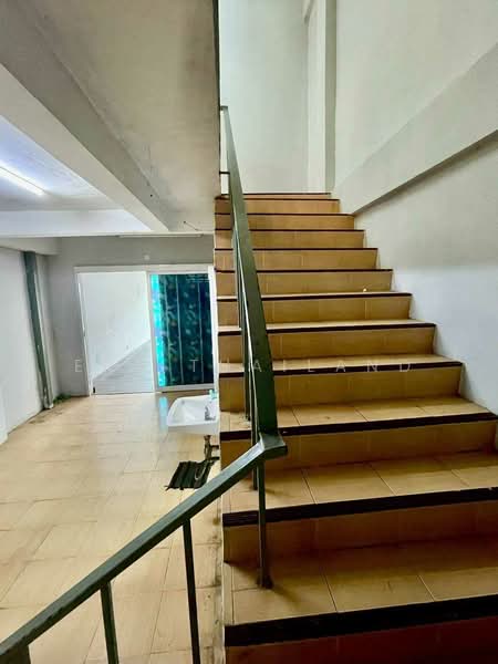 ขาย/ให้เช่า อาคารพาณิชย์ 3.5 ชั้น 16 ตรว. ถ.ประชาอุทิศ 60/1 ใกล้โรงเรียนอิสลามวิทยาลัย, Bangkok, Thung Khru, Bangkok, , 170 sqm, Shophouse For Sale, by ERA Thailand, 500406064 - DDproperty.com