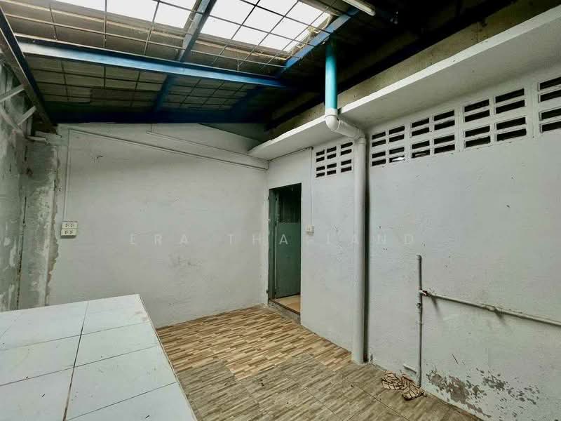 ขาย/ให้เช่า อาคารพาณิชย์ 3.5 ชั้น 16 ตรว. ถ.ประชาอุทิศ 60/1 ใกล้โรงเรียนอิสลามวิทยาลัย, Bangkok, Thung Khru, Bangkok, , 170 sqm, Shophouse For Sale, by ERA Thailand, 500406064 - DDproperty.com