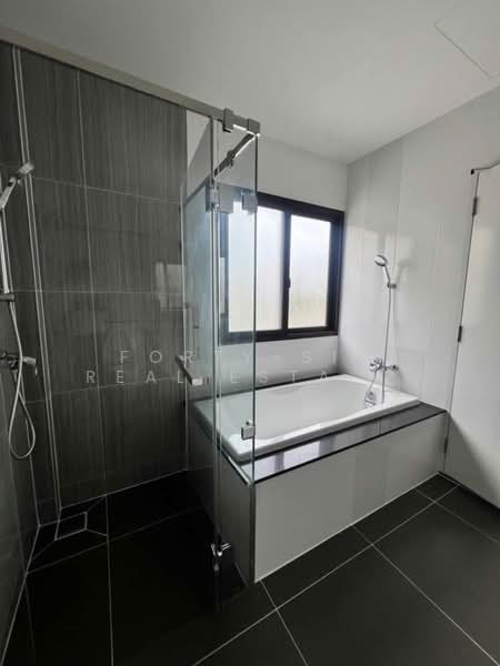 The City Ekkamai-Ladprao, Bangkok, Pradit Manutham Road, Phlapphla, Wang Thonglang, Bangkok, 4 Bedrooms, 337 sqm, Single Detached House For Rent, by Forty-Six Real Estate Group, 500406086 - DDproperty.com