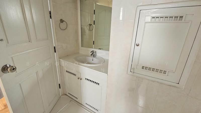 Charan Tower Residences by Aspira, Bangkok, 19 Soi Sukhumvit 43, Khlong Tan Nua, Watthana, Bangkok, 3 Bedrooms, 320 sqm, Condo For Rent, by BANGKOK PROPERTY AGENTS, 500406134 - DDproperty.com