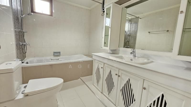 Charan Tower Residences by Aspira, Bangkok, 19 Soi Sukhumvit 43, Khlong Tan Nua, Watthana, Bangkok, 3 Bedrooms, 320 sqm, Condo For Rent, by BANGKOK PROPERTY AGENTS, 500406134 - DDproperty.com