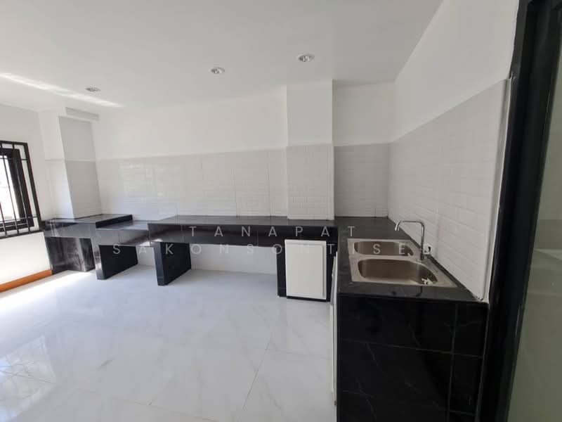 2-BR Townhouse, Bangkok, Bang Na Nuea, Bang Na, Bangkok, 2 Bedrooms, 141 sqm, Townhouse For Sale, by Tanapat Sakonsontised, 500406135 - DDproperty.com
