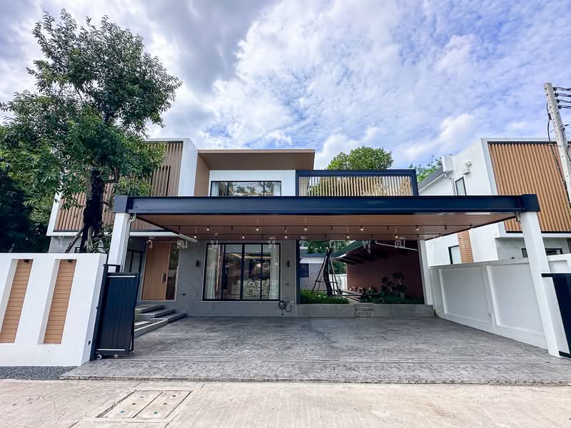 Brand New Modern 4 Bed Pool Villa in the City for Sale, Chiang Mai, Wat Khet, Muang Chiang Mai, Chiang Mai, 4 Bedrooms, 604 sqm, Villa For Sale, by Nunthawat Hiranputtipat, 500406212 - DDproperty.com