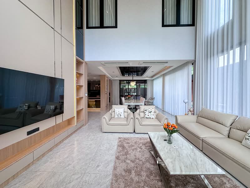 Brand New Modern 4 Bed Pool Villa in the City for Sale, Chiang Mai, Wat Khet, Muang Chiang Mai, Chiang Mai, 4 Bedrooms, 604 sqm, Villa For Sale, by Nunthawat Hiranputtipat, 500406212 - DDproperty.com