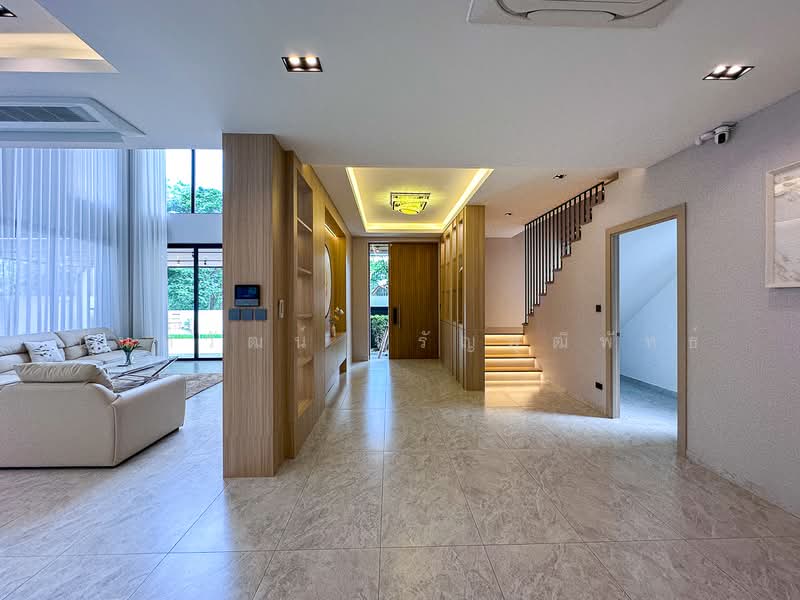 Brand New Modern 4 Bed Pool Villa in the City for Sale, Chiang Mai, Wat Khet, Muang Chiang Mai, Chiang Mai, 4 Bedrooms, 604 sqm, Villa For Sale, by Nunthawat Hiranputtipat, 500406212 - DDproperty.com