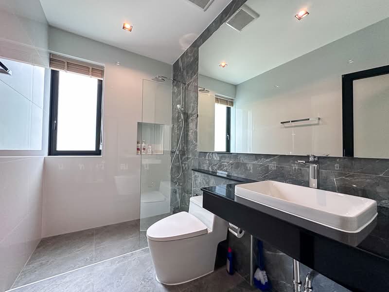 Brand New Modern 4 Bed Pool Villa in the City for Sale, Chiang Mai, Wat Khet, Muang Chiang Mai, Chiang Mai, 4 Bedrooms, 604 sqm, Villa For Sale, by Nunthawat Hiranputtipat, 500406212 - DDproperty.com