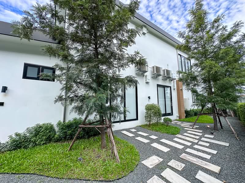 ขายบ้าน ในเมืองเชียงใหม่ บ้านโมเดิร์นพูลวิลล่า 4 ห้องนอน บนที่ดิน 141 ตร.ว, เชียงใหม่, วัดเกต, เมืองเชียงใหม่, เชียงใหม่, 604 ตร.ม., วิลล่า ขาย, โดย นันทวัฒน์ หิรัญพุฒิพัทธ์, 500406212 - DDproperty.com