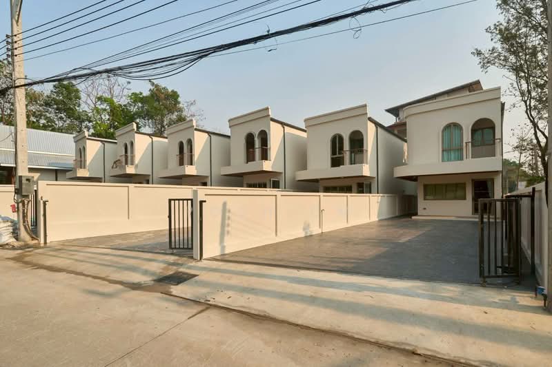 Vera Villa, Chiang Mai, Su Thep, Muang Chiang Mai, Chiang Mai, 3 Bedrooms, 200 sqm, Single Detached House For Sale, by Posh CM, 500406213 - DDproperty.com