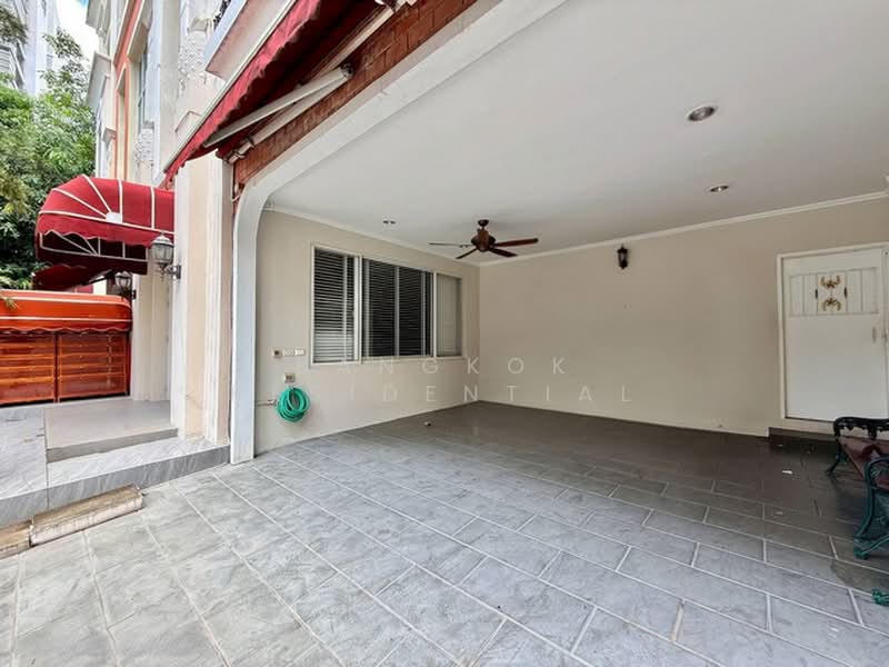 Baan Klang Krung Thonglor : บ้านกลางกรุงทองหล่อ, กรุงเทพ, 55 ซอยสุขุมวิท 55, คลองตันเหนือ, วัฒนา, กรุงเทพ, 320 ตร.ม., ทาวน์เฮ้าส์ ให้เช่า, โดย Bangkok Residential, 500406250 - DDproperty.com
