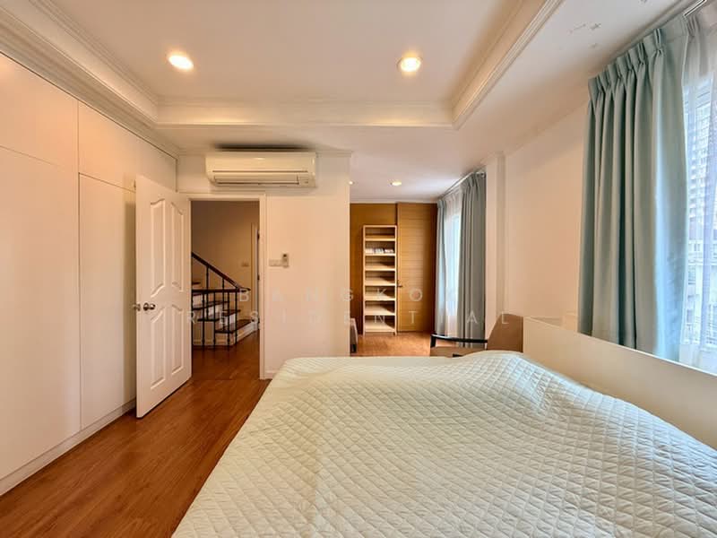 Baan Klang Krung Thonglor, Bangkok, 55 Soi Sukhumvit 55, Khlong Tan Nua, Watthana, Bangkok, 4 Bedrooms, 320 sqm, Townhouse For Rent, by Bangkok Residential, 500406250 - DDproperty.com