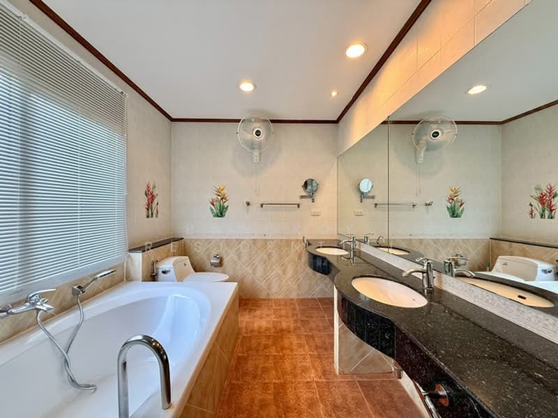 Baan Klang Krung Thonglor : บ้านกลางกรุงทองหล่อ, กรุงเทพ, 55 ซอยสุขุมวิท 55, คลองตันเหนือ, วัฒนา, กรุงเทพ, 320 ตร.ม., ทาวน์เฮ้าส์ ให้เช่า, โดย Bangkok Residential, 500406250 - DDproperty.com