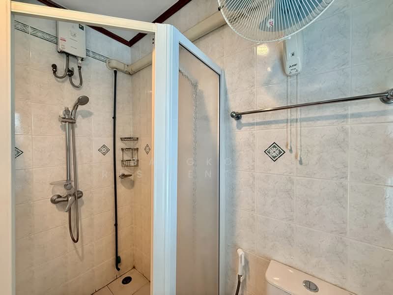 Baan Klang Krung Thonglor, Bangkok, 55 Soi Sukhumvit 55, Khlong Tan Nua, Watthana, Bangkok, 4 Bedrooms, 320 sqm, Townhouse For Rent, by Bangkok Residential, 500406250 - DDproperty.com
