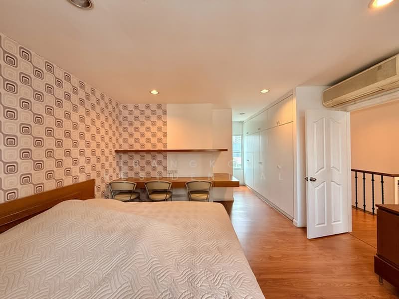 Baan Klang Krung Thonglor, Bangkok, 55 Soi Sukhumvit 55, Khlong Tan Nua, Watthana, Bangkok, 4 Bedrooms, 320 sqm, Townhouse For Rent, by Bangkok Residential, 500406250 - DDproperty.com