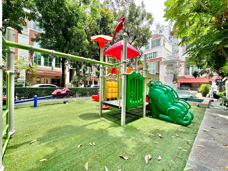 Baan Klang Krung Thonglor, Bangkok, 55 Soi Sukhumvit 55, Khlong Tan Nua, Watthana, Bangkok, 4 Bedrooms, 320 sqm, Townhouse For Rent, by Bangkok Residential, 500406250 - DDproperty.com