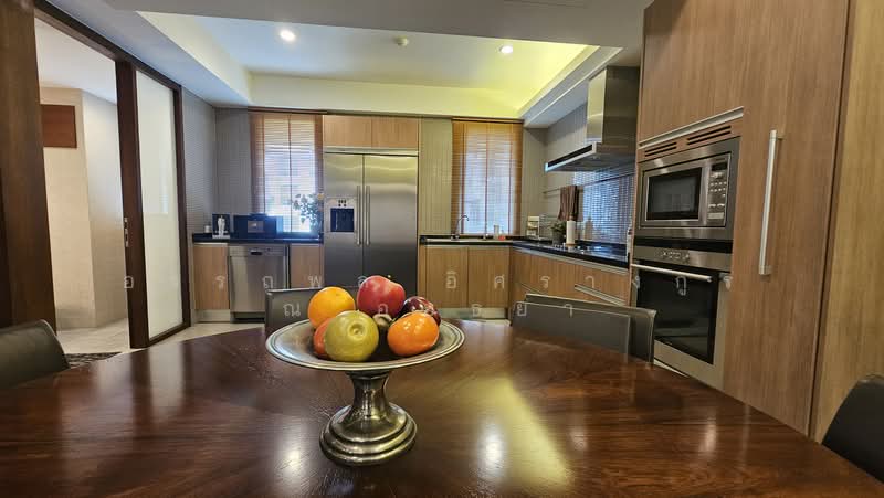 Luxury townhouse Resort Style Living in Ekkamai-Pridi Banomyong, Bangkok, Khlong Tan Nua, Watthana, Bangkok, 1 Bedroom, 355 sqm, Townhouse For Sale, by Attnapol Issarangul Na Ayudhya, 500406351 - DDproperty.com