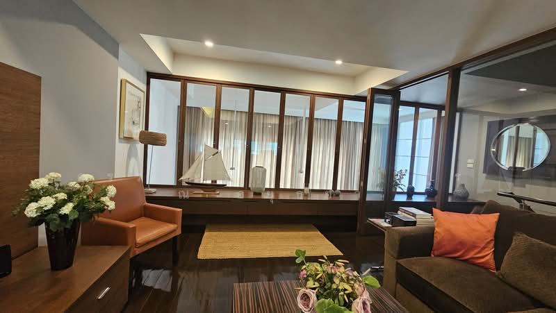 Luxury townhouse Resort Style Living in Ekkamai-Pridi Banomyong, Bangkok, Khlong Tan Nua, Watthana, Bangkok, 1 Bedroom, 355 sqm, Townhouse For Sale, by Attnapol Issarangul Na Ayudhya, 500406351 - DDproperty.com