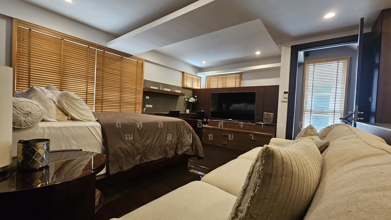 Luxury townhouse Resort Style Living in Ekkamai-Pridi Banomyong, Bangkok, Khlong Tan Nua, Watthana, Bangkok, 1 Bedroom, 355 sqm, Townhouse For Sale, by Attnapol Issarangul Na Ayudhya, 500406351 - DDproperty.com