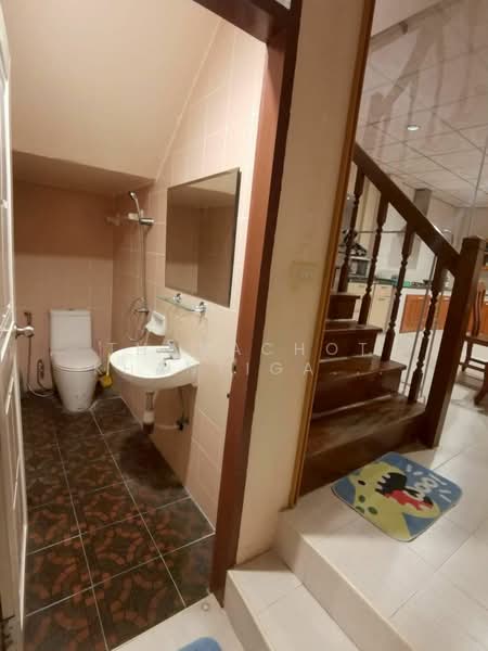5-BR Townhouse, Bangkok, Bang Khae, Bangkok, 5 Bedrooms, 180 sqm, Townhouse For Rent, by Thanachot Khantigamongun, 500406395 - DDproperty.com
