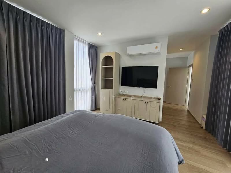 Aerie Srinakarin-Krungthepkreetha, Bangkok, Srinakarin - Romklao Road, Khlong Song Ton Nun, Lat Krabang, Bangkok, 5 Bedrooms, 350 sqm, Single Detached House For Rent, by Agent Pla, 500406424 - DDproperty.com
