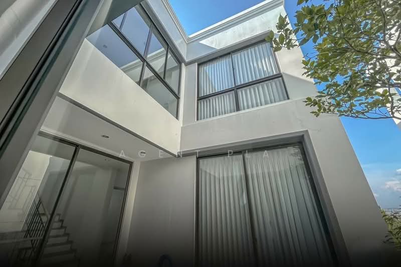 Aerie Srinakarin-Krungthepkreetha, Bangkok, Srinakarin - Romklao Road, Khlong Song Ton Nun, Lat Krabang, Bangkok, 5 Bedrooms, 350 sqm, Single Detached House For Rent, by Agent Pla, 500406424 - DDproperty.com
