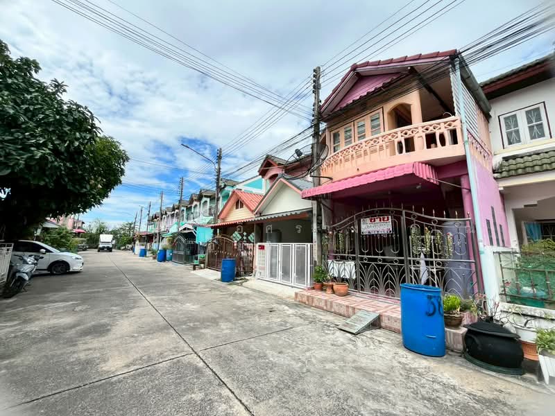 ทาวน์เฮ้าส์ 2 ชั้น หมู่บ้านขจีนุช ลาดหลุมแก้ว ถนนราชพฤกษ์, Pathum Thani, Khlong Phra Udom, Lat Lum Kaeo, Pathum Thani, 3 Bedrooms, 72 sqm, Townhouse For Sale, by ภัทรนัน อิศรางกูร ณ อยุธยา, 500406569 - DDproperty.com