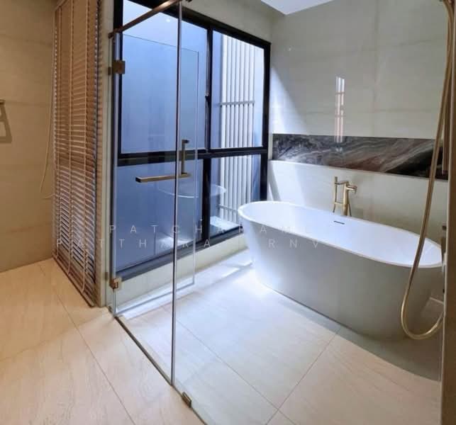 BuGaan Krungthep Kreetha, Bangkok, 109 15 Soi Krungthep Kreetha, Hua Mak, Bang Kapi, Bangkok, 4 Bedrooms, 430 sqm, Single Detached House For Rent, by Patcharames Pattharapornviboon, 500406610 - DDproperty.com