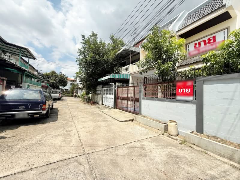 Home soi charan sanitwong 35, Bangkok, แก้วเงินทอง, Bang Khun Sri, Bangkok Noi, Bangkok, 4 Bedrooms, 172 sqm, Semi-Detached House (Twin House) For Sale, by NATTAPHONG Yodmanotham (K. Book), 500406778 - DDproperty.com
